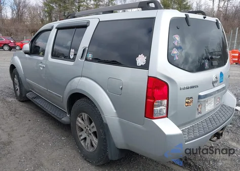 2008 Nissan Pathfinder Le z USA, uszkodzony, nr VIN 5N1AR18U18C605903